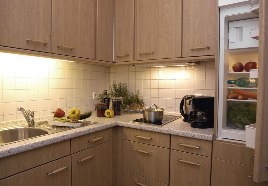 Residenz Am Dom Boardinghouse Apartments Cologne Room photo